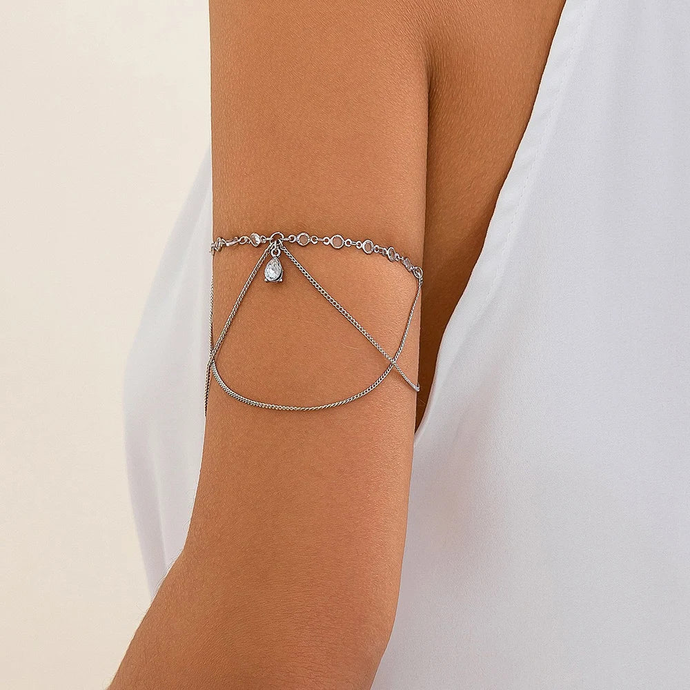 "Crystal Flow" ✨ Brazalete Ajustable Minimal con Toque de Luz