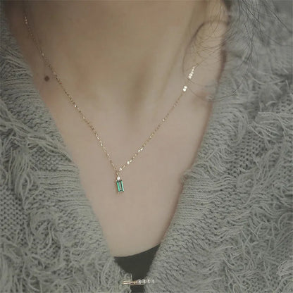 💚Emerald Square"🌟Collar Minimalista con Cristal Verde y Baño en Oro 14K