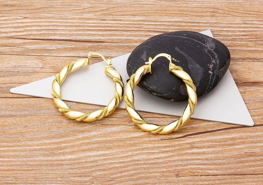 🌈"Cosmic Loop" — Pendientes Bohemios Multicolor con Cristales CZ ✨9 varaintes a elegir