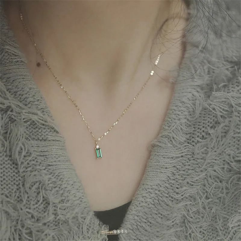 💚Emerald Square"🌟Collar Minimalista con Cristal Verde y Baño en Oro 14K