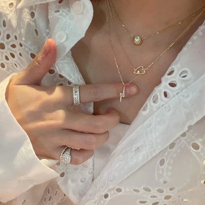 “Electric Soul” – Collar Rayo Plata 925 con Zirconia ⚡ Baño Oro 14K · 44 cm de Poder Sutil