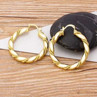 🌈"Cosmic Loop" — Pendientes Bohemios Multicolor con Cristales CZ ✨9 varaintes a elegir