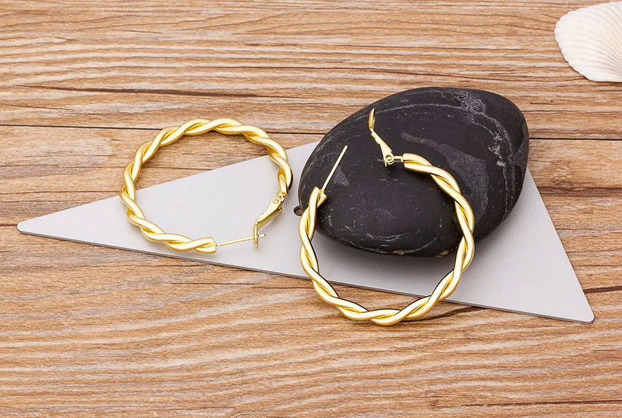 🌈"Cosmic Loop" — Pendientes Bohemios Multicolor con Cristales CZ ✨9 varaintes a elegir