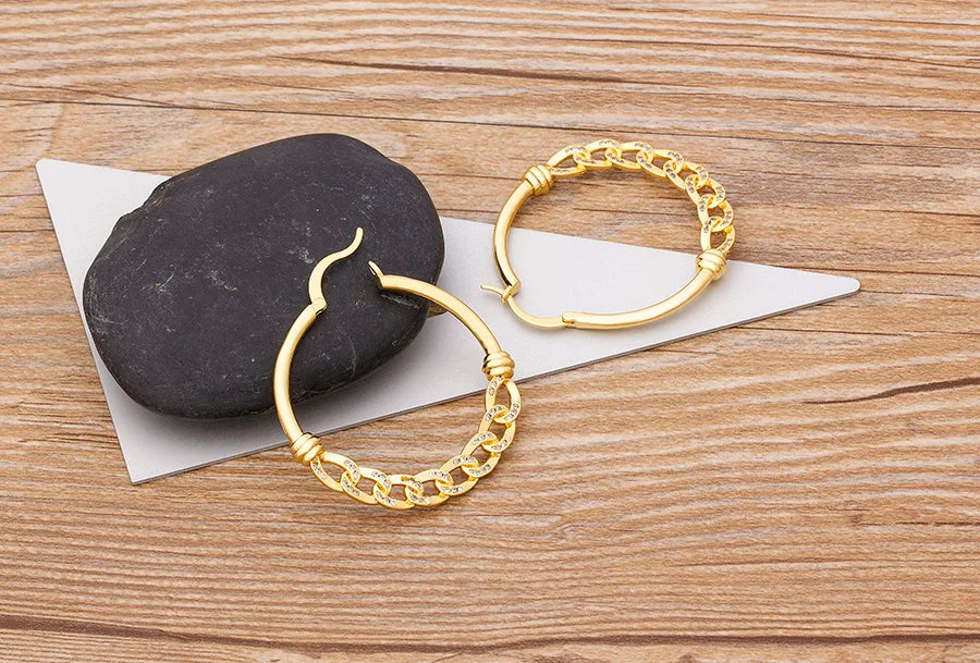 🌈"Cosmic Loop" — Pendientes Bohemios Multicolor con Cristales CZ ✨9 varaintes a elegir