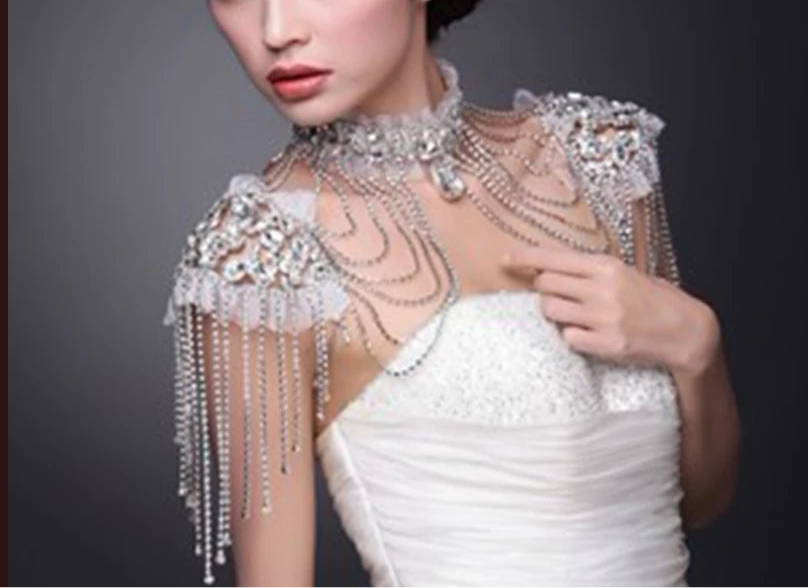 👰✨ Bridal Goddess Tassel Chain – Cadena con Flecos y Cristales para Hombros