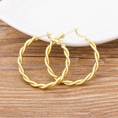 🌈"Cosmic Loop" — Pendientes Bohemios Multicolor con Cristales CZ ✨9 varaintes a elegir