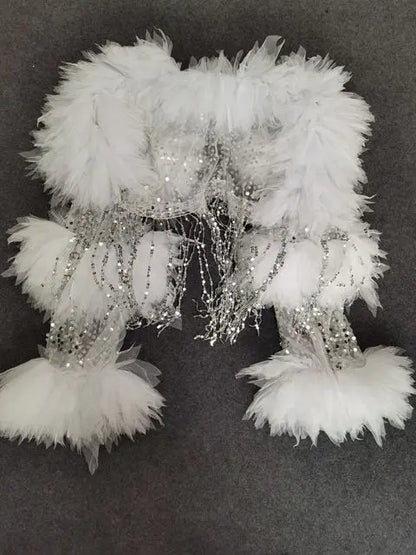 ❄️ White Diva Coat — Kimono de Plumas con Lentejuelas Plateadas👑
