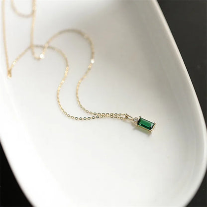 💚Emerald Square"🌟Collar Minimalista con Cristal Verde y Baño en Oro 14K