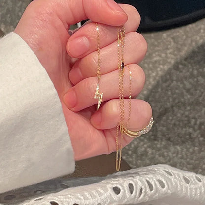 “Electric Soul” – Collar Rayo Plata 925 con Zirconia ⚡ Baño Oro 14K · 44 cm de Poder Sutil