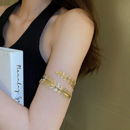 🌸"Golden Bloom" 💛 Brazalete Flor Metalizada Estilo Diosa