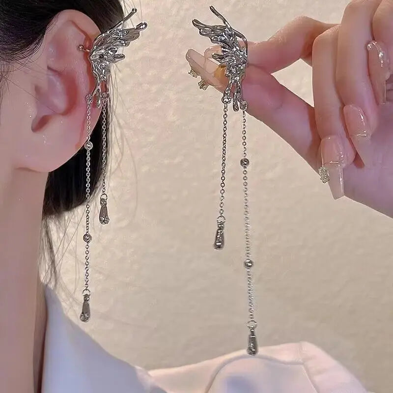 💎"Starlace Wings" 🦋Ear Cuff Clip con Mariposa, Cristales y Borla Estelar✨ 18 variantes a elegir