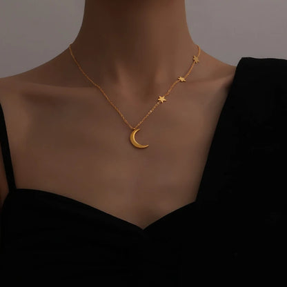 🌙✨ Crescent Dreams – Collar Doble Capa de Luna y Estrellas ✨🌙