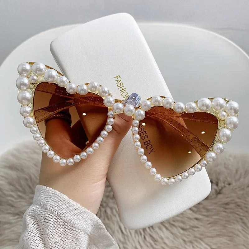 Gafas "Pearl Heartbeat"💘 Glam + perlas + corazones = look princesa rebelde.