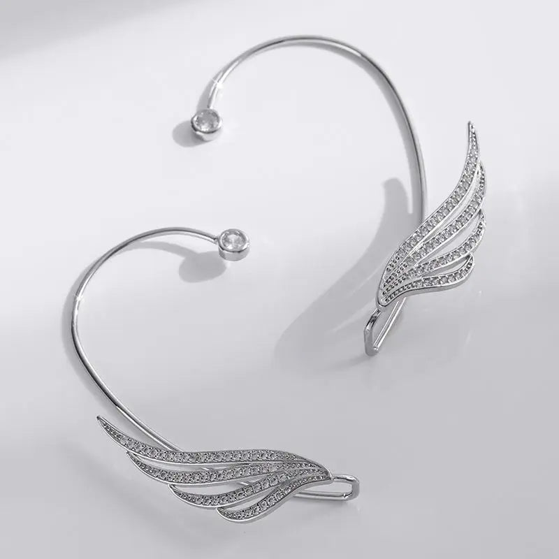 💎"Starlace Wings" 🦋Ear Cuff Clip con Mariposa, Cristales y Borla Estelar✨ 18 variantes a elegir