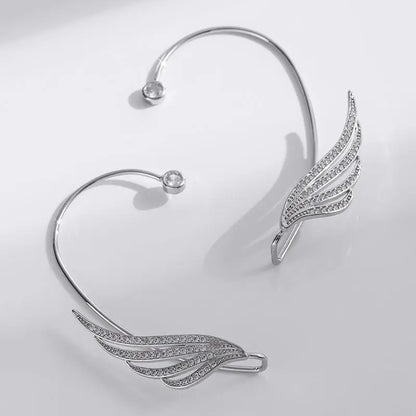 💎"Starlace Wings" 🦋Ear Cuff Clip con Mariposa, Cristales y Borla Estelar✨ 18 variantes a elegir