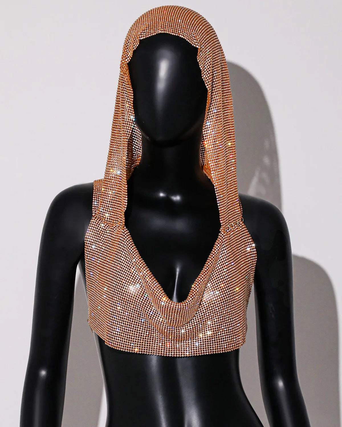 ✨ Crystal Hooded Crop Top – Malla Brillante con Strass