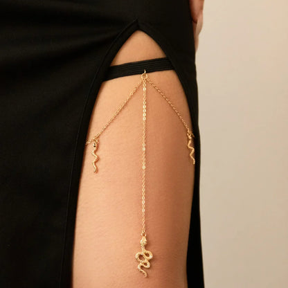🐍 Boho Snake Thigh Bling – Cadena Pierna Bohemia con Brillos y Abalorios